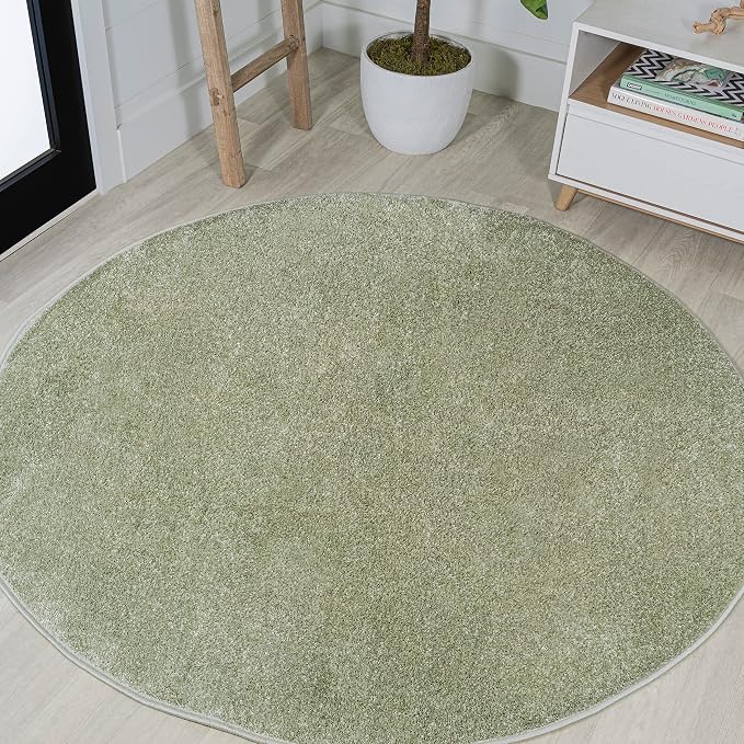 JONATHAN Y Haze Solid Low-Pile Green 5' Round Indoor Area Rug, Coastal,Bohemian,Minimalist,Classic, Easy-Cleaning for Living Room,Bedroom,Kitchen,Pet Friendly,Non-Shedding (SEU100O-5R)