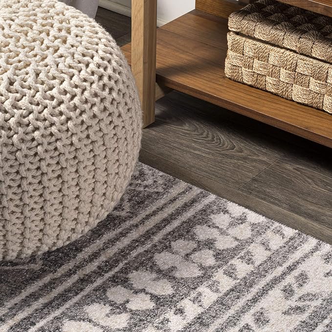JONATHAN Y Imlil Tribal Stripe Light Gray/Cream Indoor Area Rug, 4x6, Geometric, Bohemian, Casual, Easy-Cleaning for Living Room, Bedroom, Kitchen, Pet Friendly, Non-Shedding (MOH303A-4)