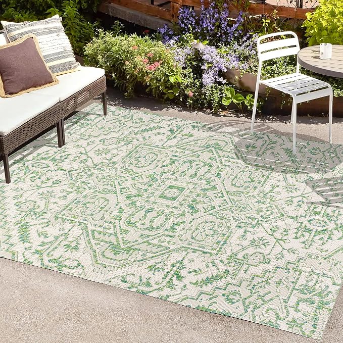 JONATHAN Y Boho Medallion Indoor Outdoor Area Rug 4X6 Green/Cream, Estrella Textured Weave for Backyard, Patio, Porch, Easy-Cleaning, High Traffic, Pet-Friendly, Non-Shedding (SMB105G-4)