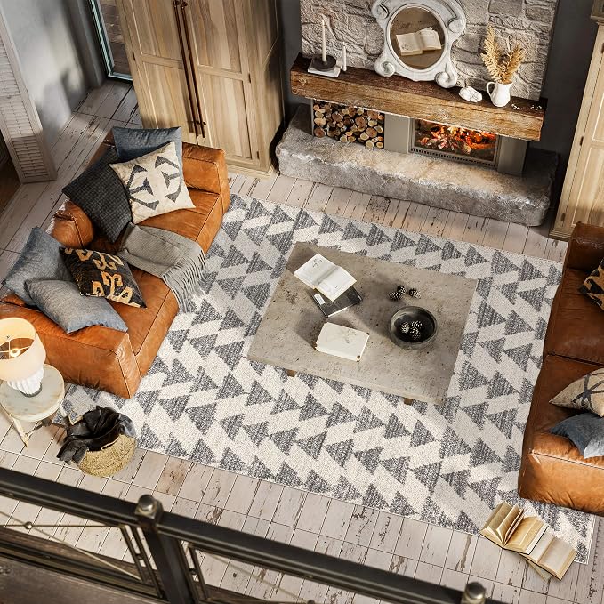 JONATHAN Y Aisha Moroccan Triangle Geometric Cream/Gray Indoor Area Rug, 4x6, Contemporary, Modern, Easy-Cleaning for Living Room, Bedroom, Kitchen, Pet Friendly, Non-Shedding (MOH206B-4)