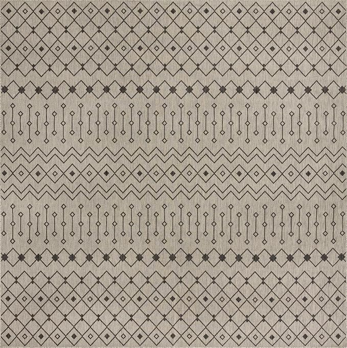 Unique Loom Outdoor Trellis Collection Area Rug - Tribal Trellis (13' Square, Gray/ Black)