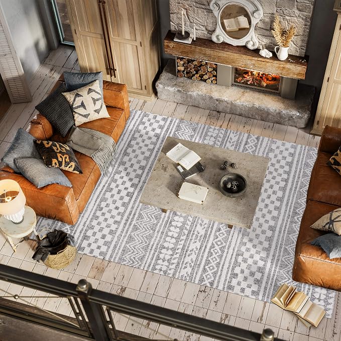 JONATHAN Y Imlil Tribal Stripe Light Gray/Cream Indoor Area Rug, 4x6, Geometric, Bohemian, Casual, Easy-Cleaning for Living Room, Bedroom, Kitchen, Pet Friendly, Non-Shedding (MOH303A-4)