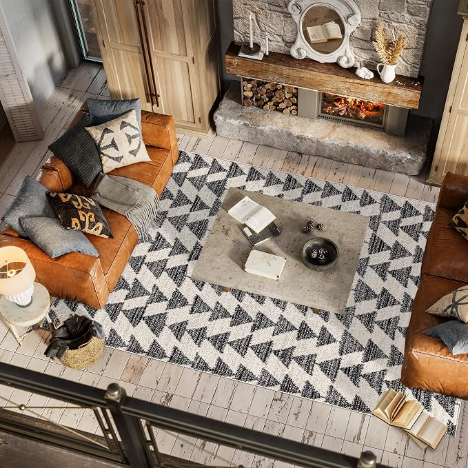 JONATHAN Y Aisha Moroccan Triangle Geometric Cream/Black Indoor Area Rug, 8x10, Contemporary, Modern, Easy-Cleaning for Living Room, Bedroom, Kitchen, Pet Friendly, Non-Shedding (MOH206A-8)