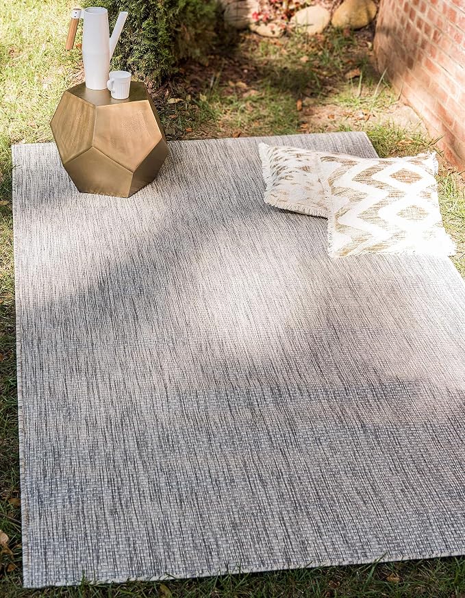 Unique Loom Outdoor Solid Collection Area Rug (8' x 11' 4" Rectangle Light Gray/Ivory)