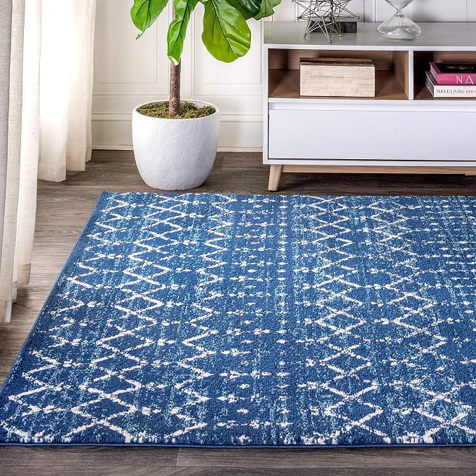 JONATHAN Y Boho Vintage Diamond Blue/White Indoor Area Rug 4X6 ft, Moroccan Hype for Living Room, Bedroom, Kitchen, Office, Easy-Cleaning, High Traffic, Pet-Friendly, Non-Shedding (MOH101A-4)