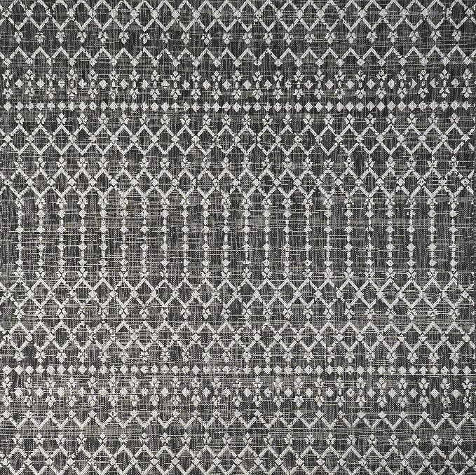 JONATHAN Y Moroccan Geometric Indoor Outdoor Square Area Rug 4X4 Black/Gray, Ourika Textured Weave for Backyard, Patio, Porch, Easy-Cleaning, High Traffic, Pet-Friendly, Non-Shedding (SMB108F-4SQ)