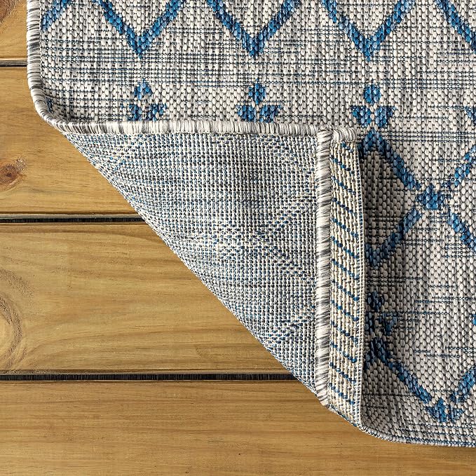 JONATHAN Y Moroccan Geometric Indoor Outdoor Square Area Rug 4X4 Light Gray/Navy, Ourika Textured Weave for Backyard, Patio, Porch, Easy-Cleaning, High Traffic, Pet-Friendly, Non-Shedding SMB108A-4SQ