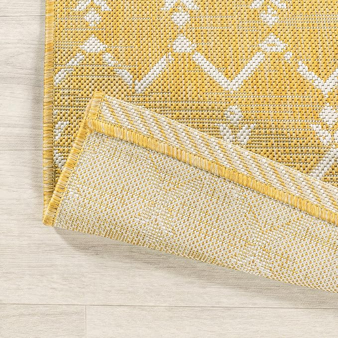 JONATHAN Y Moroccan Geometric Indoor Outdoor Area Rug 4X6 Yellow/Cream, Ourika Textured Weave for Backyard, Patio, Porch, Easy-Cleaning, High Traffic, Pet-Friendly, Non-Shedding (SMB108G-4)