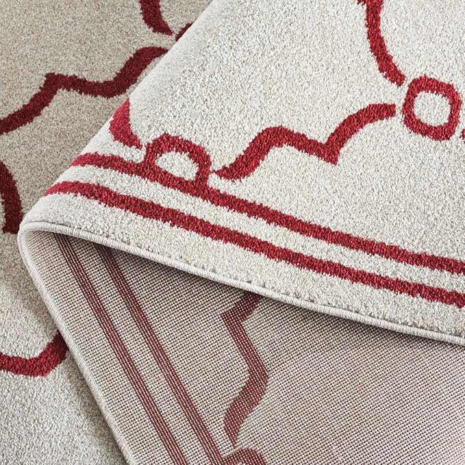 SAFAVIEH Amherst Collection Area Rug - 9' x 12', Ivory & Red, Trellis Design, Non-Shedding & Easy Care, Ideal for High Traffic Areas in Living Room, Bedroom (AMT414H)