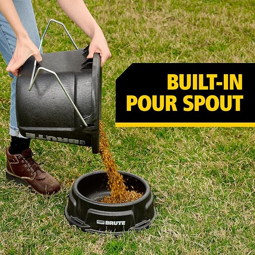 Rubbermaid Commercial Products Brute 5-Gallon 3-in-1 Flat-Back Feed Bucket with Hook-Hang-Carry Handle, RigidCell Strength, Pour Spout, USA Made for Horse & Livestock