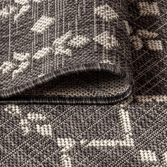 JONATHAN Y Moroccan Geometric Indoor Outdoor Square Area Rug 4X4 Black/Gray, Ourika Textured Weave for Backyard, Patio, Porch, Easy-Cleaning, High Traffic, Pet-Friendly, Non-Shedding (SMB108F-4SQ)