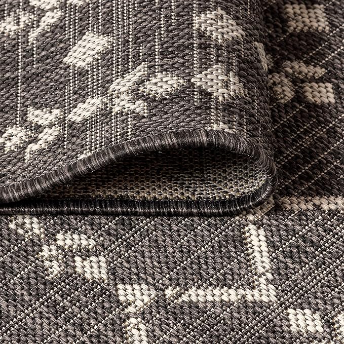 JONATHAN Y Moroccan Geometric Indoor Outdoor Round Area Rug 8 Ft Black/Gray, Ourika Textured Weave for Backyard, Patio, Porch, Easy-Cleaning, High Traffic, Pet-Friendly, Non-Shedding (SMB108F-8R)